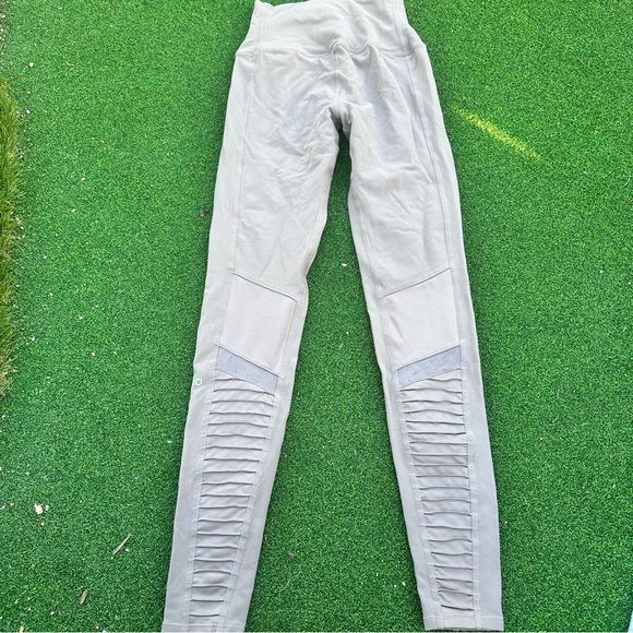 Alo sand / cream motto leggings high waisted - Picture 3 of 10